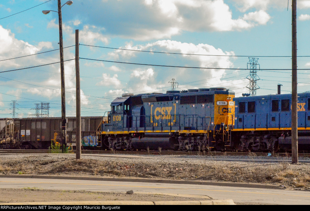 CSX GP40-2 in the yard